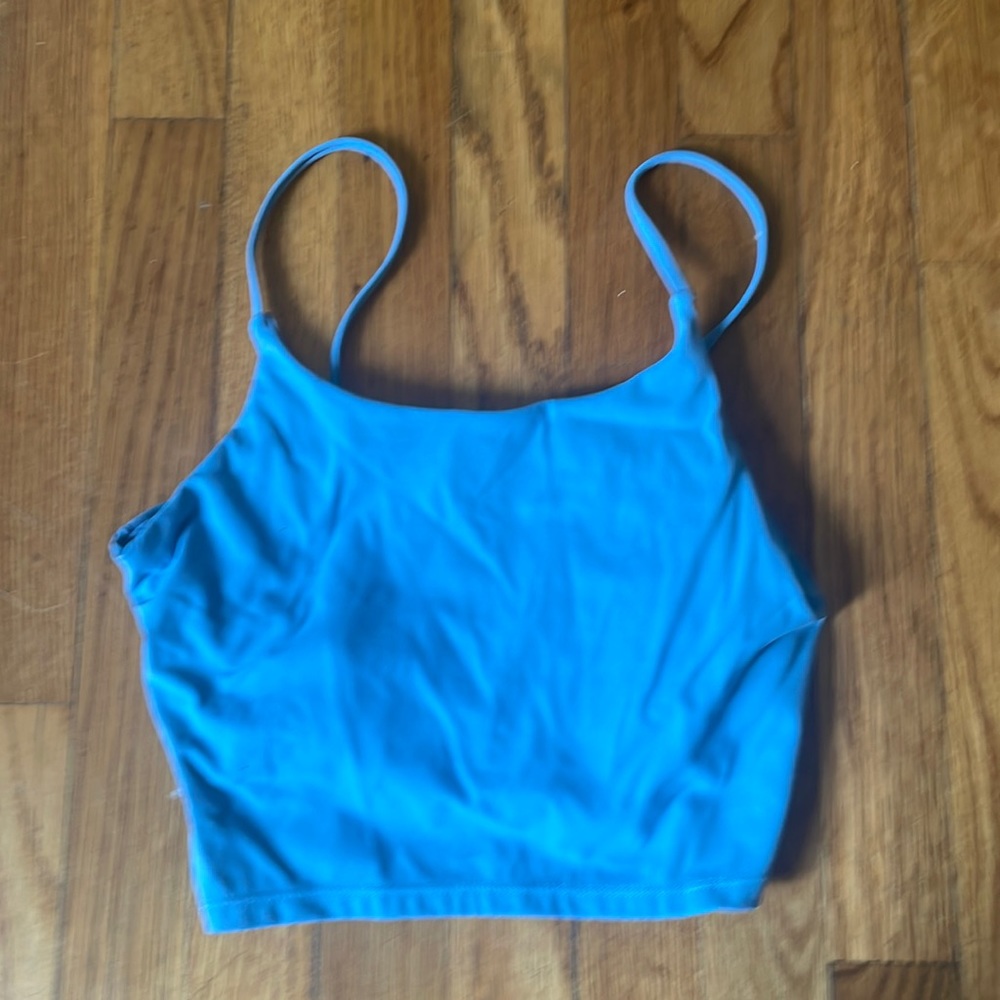 blue cropped workout shirt
